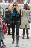 th_91477_celebrity_paradise.com_TheElder_ElleMacpherson2010_11_22_ontheschoolruninLondon7_122_105lo.jpg