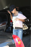 th_52462_Preppie_-_Eva_Longoria_at_LAX_Airport_-_August_6_2009_731_122_253lo.jpg
