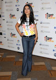 th_84874_SalmaHayek_0908StandUpToCancer_20_122_357lo.jpg