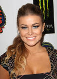 th_86910_celebrity_paradise.com_TheElder_CarmenElectra2010_02_25_MusicSavesLives5YearAnniversaryParty5_122_374lo.jpg