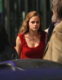 th_12213_Celebutopia-Emma_Watson_on_the_set_of_Harry_Potter_and_the_Deathly_Hallows_Part_I_in_London-01_122_436lo.jpg