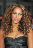 Leona Lewis (Леона Льюис) - Страница 2 Th_30999_Celebutopia-Leona_Lewis-Brit_Awards_2008_Arrivals-04_122_448lo