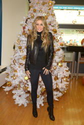 th_324292222_carmen_electra_at_the_sirius_xm_studios_in_nyc_10_122_491lo.jpg