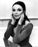 Joan Collins Th_56160_00225_123_492lo