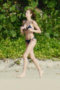 th_294574714_StephanieSeymour12222012BeachBikinionStBarts28_122_73lo.jpg