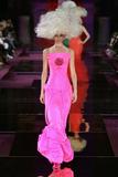 th_19094_md-aufeminin.com-fw04-hc-paris-w-lacroix-001-meh1fhks_122_74lo.jpg