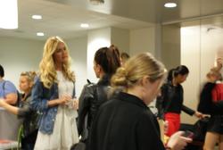 http://img226.imagevenue.com/loc118/th_297135639_candice_swanepoel_i93_interview_march22_2012_22_122_118lo.jpg