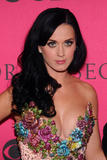 http://img226.imagevenue.com/loc500/th_58303_1110_katy_perry_victorias_secret_13_123_500lo.jpg