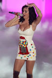 http://img226.imagevenue.com/loc579/th_59043_1115_katy_perry_bbc_teen_awards_30_123_579lo.jpg